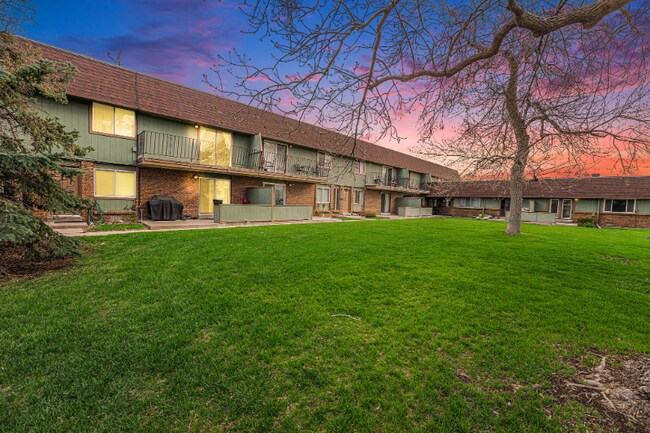 Building Photo - 8870 W Jewell Ave Rental