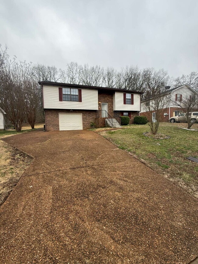 Building Photo - 821 Hillmore Dr