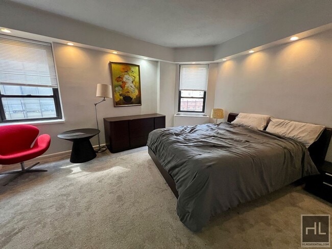 Building Photo - E 47 st Rental