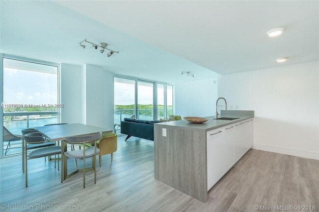 Photo - 400 Sunny Isles Blvd Unidad 501