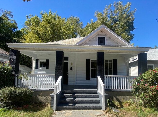 Building Photo - **AVAILABLE NOW**Midtown Columbus, GA 3 or 4 Bedroom / 2 Bathroom Home for Rent***
