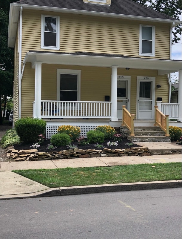 Building Photo - 213 E College St