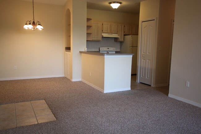 Photo - RIVERVIEW: 2 bed/1 bath, 3rd floor Condo