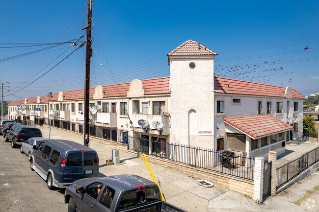Photo - 2315 Barlow St