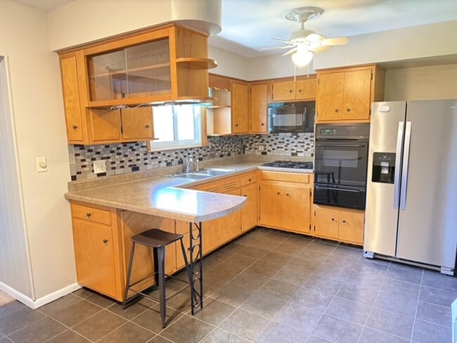 Photo - Beautiful 2 BR house in Bloomington. 1.5 bathroom