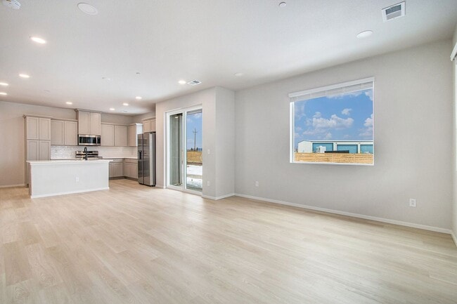 Photo - Luxury Rowhouse w/ Over-sized Garage