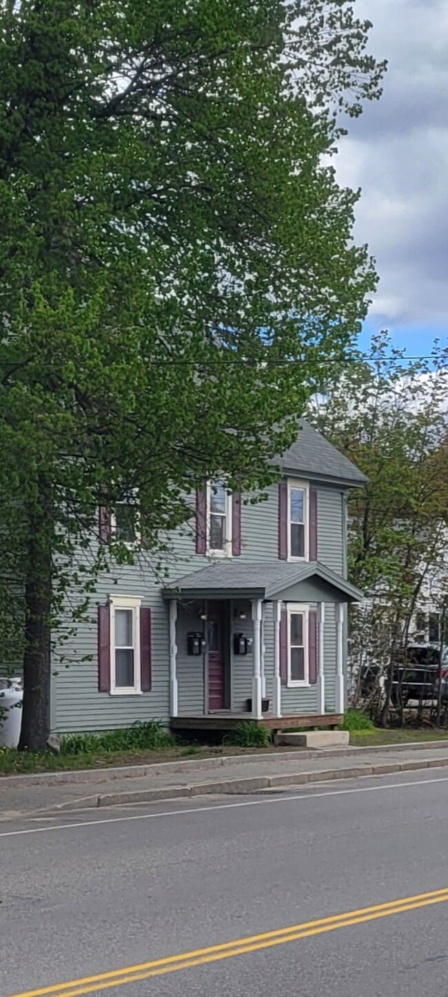 Building Photo - 68 Pleasant St Unit 3