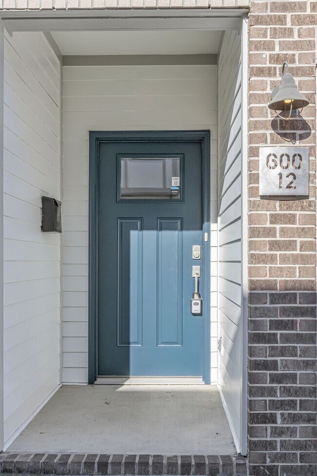 Photo - Conveniently located 2-bedroom townhome in Germantown!