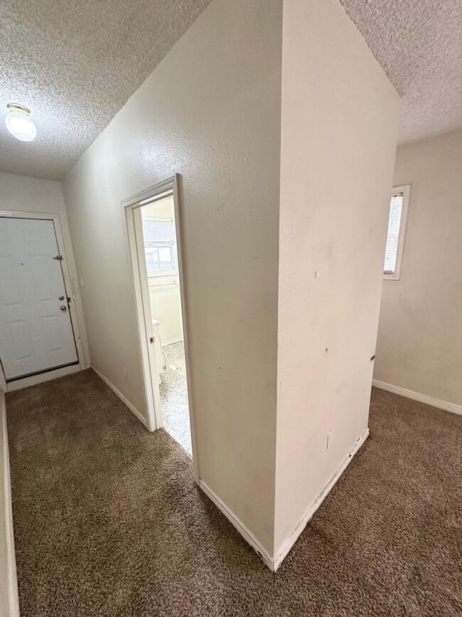 Photo - 3 Bedroom 2 Bathroom Ready to Rent!