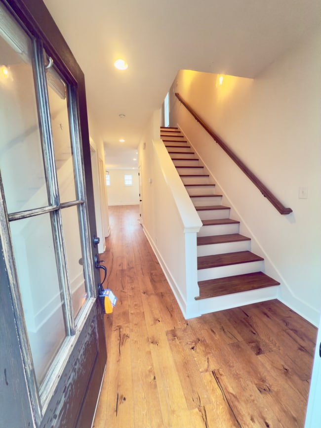 Photo - Beautiful 3 bed 3 bath WALKABLE to restaur...