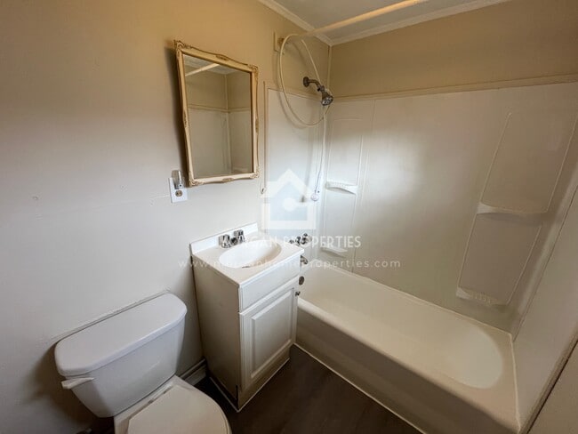 Photo - 123 Franklin St Unidad B