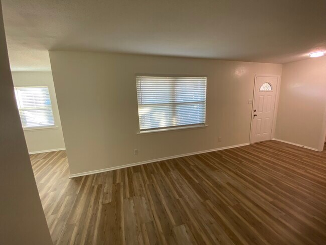 Photo - 1217 Scott Dr