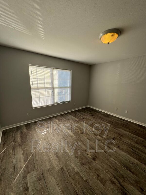 Photo - 236 Willow Creek Drive Unidad 1 Rental