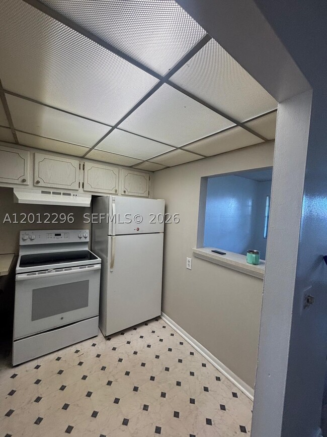 Building Photo - 166 Easthampton G Unit 166