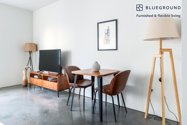 Photo - 18 10th St Unit FL14-ID397