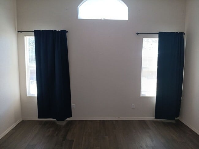 Photo - 3 Bedroom, 2 Bathroom Home! Schedule a Sho...