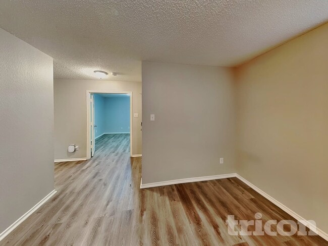 Photo - 2904 Crimson Clover Dr