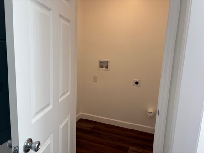 Photo - 108 Hobson St