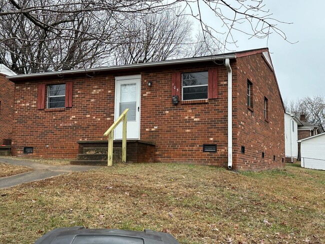 Cute 3 Bedroom/1 Bath House Near Downtown ... - Cute 3 Bedroom/1 Bath House Near Downtown ...