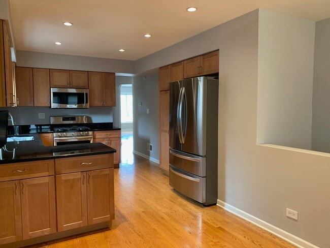 Photo - 7621 W Norridge St