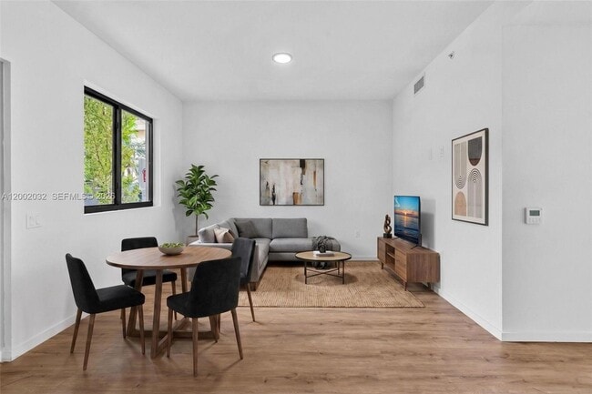 Photo - 753 NW 30th St Unit 1