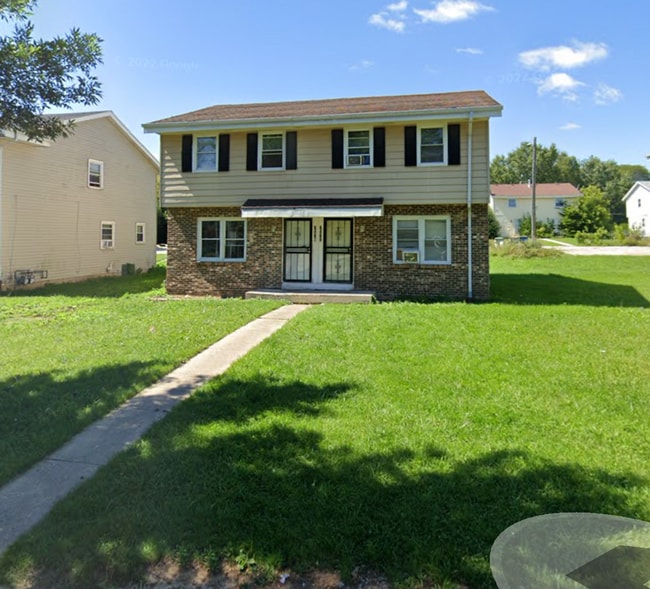 Building Photo - 6467-6469 N 106th St Unit 6469