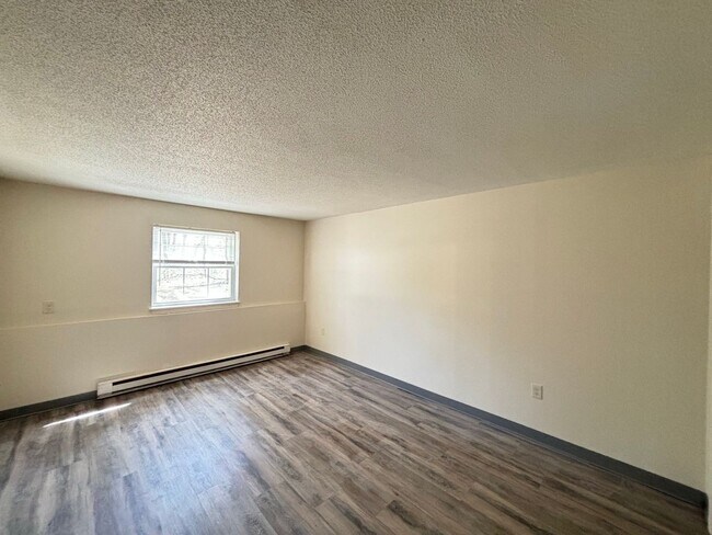 Photo - 185 Loudon Rd Unit 6