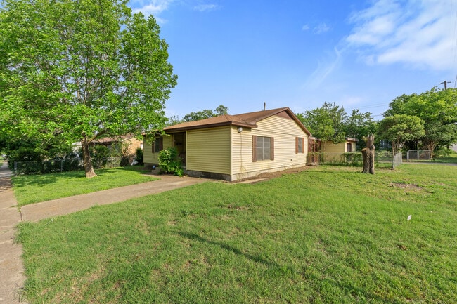 Photo - 1302 Redondo Dr