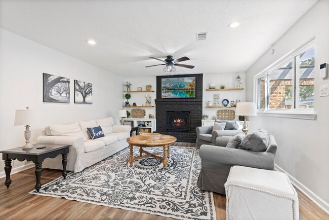 Photo - 623 Hickory Ridge Dr