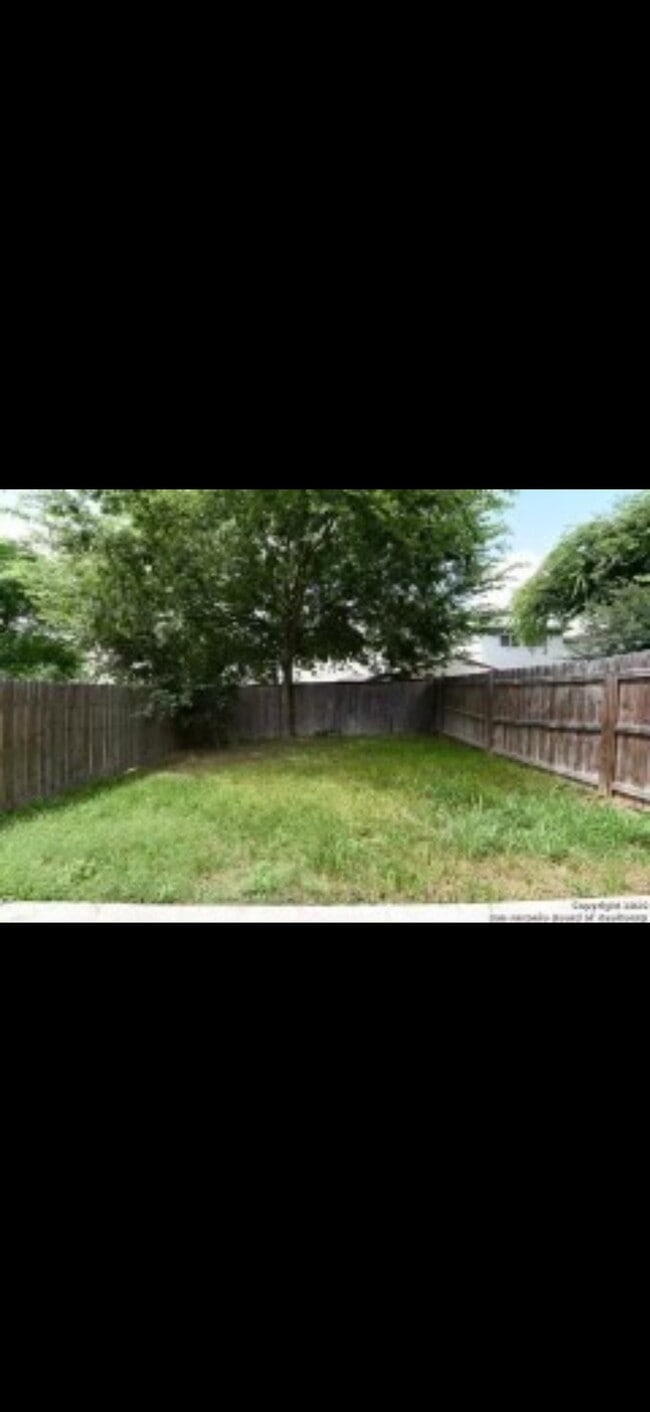 5015 Flipper Dr