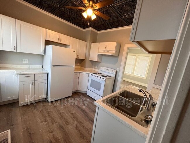 Photo - #11 17th Street S