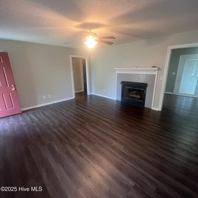 Photo - 1303 Cedar Ln