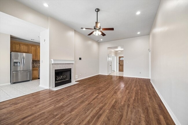 Photo - 806 Charles Pl