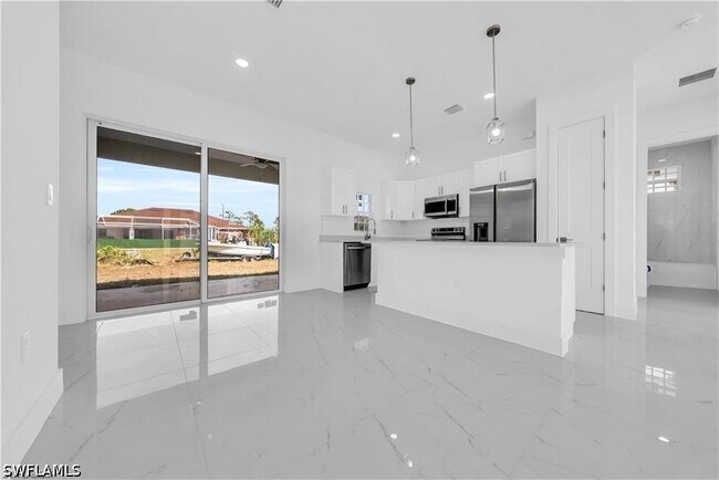 Photo - 3310 11th St W