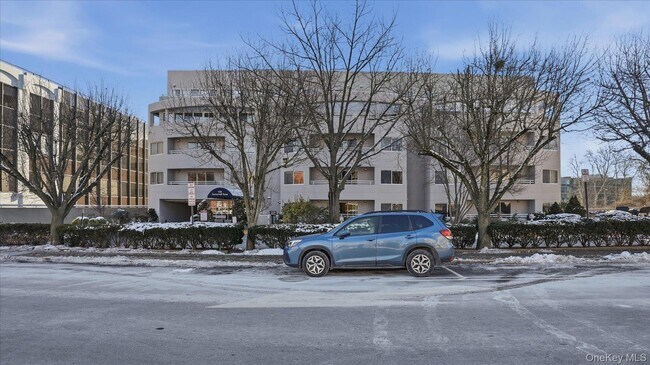 Photo - 100 Cutter Mill Rd Unit 4M