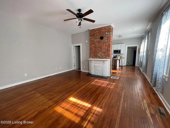 Photo - 521 E Ormsby Ave