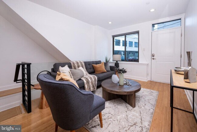 Photo - 2102 Berges St