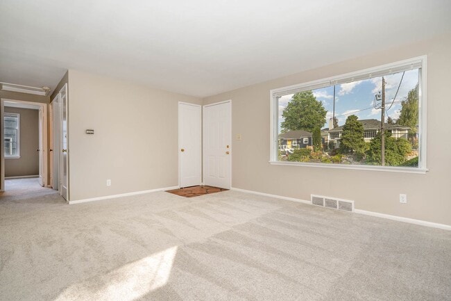 Photo - 2Bd/1Ba Seattle House