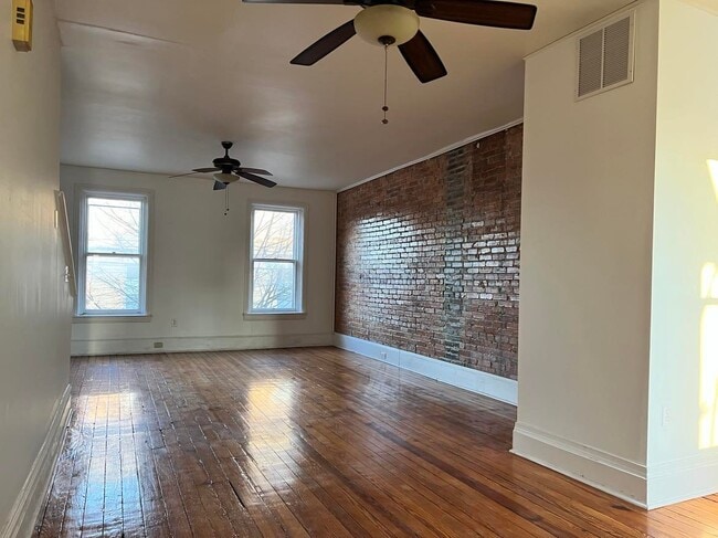 Photo - 1832 Green St