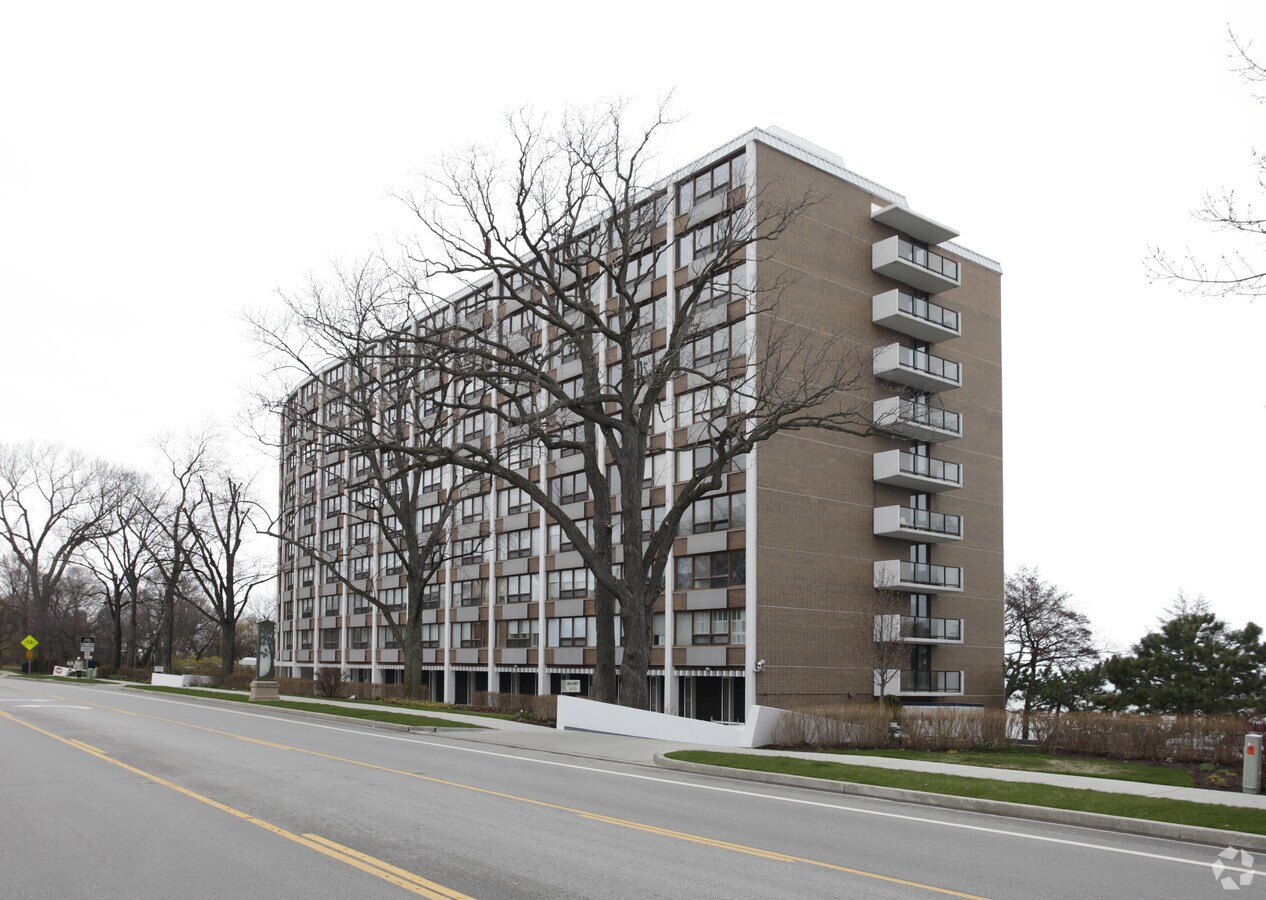 Photo - 1630 Sheridan Rd