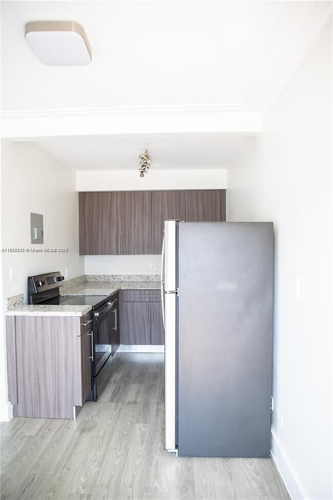 Photo - 345 85th St Unidad 2