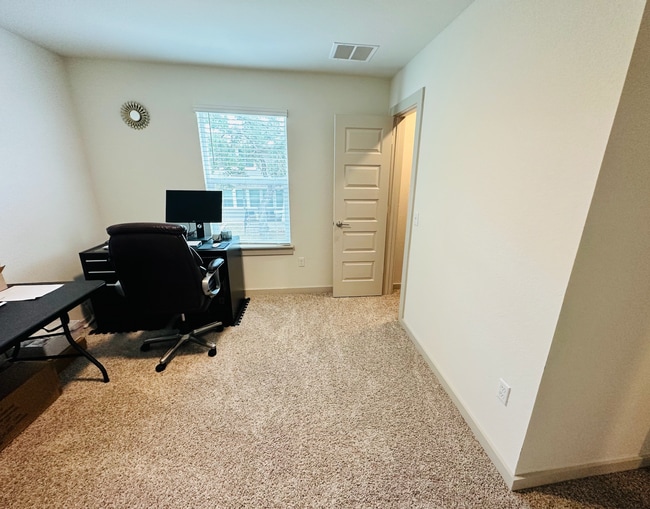 Photo - 141 Merrick Rd