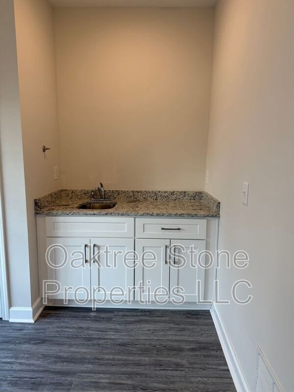 Photo - 1985 North St NW