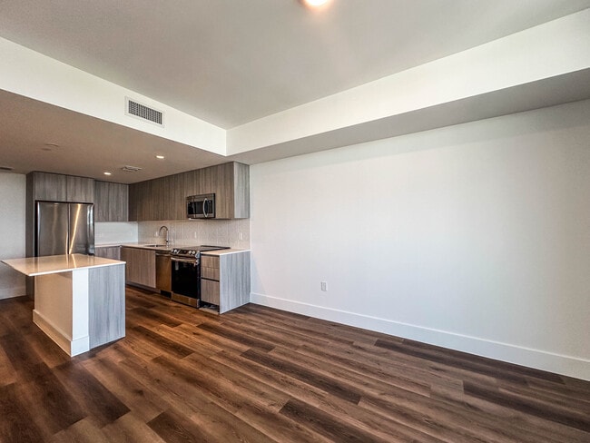 Photo - 2700 SW 29th Ave Unit S2