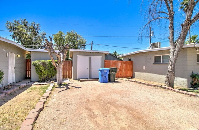 Photo - 2133 W Morten Ave