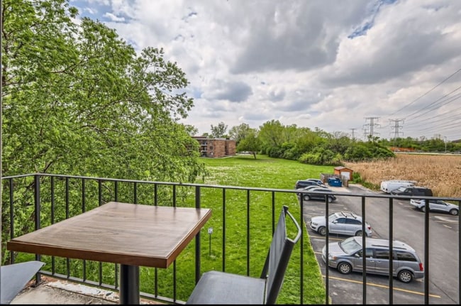 Photo - 953 N Rohlwing Rd Unidad 201a  201a