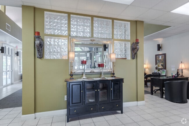 Raintree Apartments