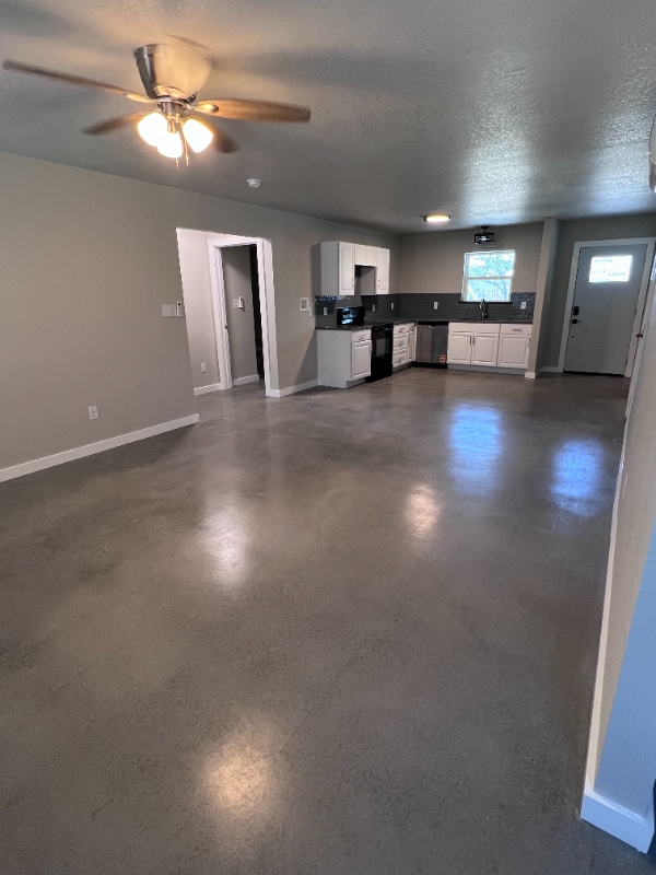 Photo - 404 Scott St