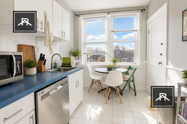 Photo - 129 Chiswick Rd Unit 13