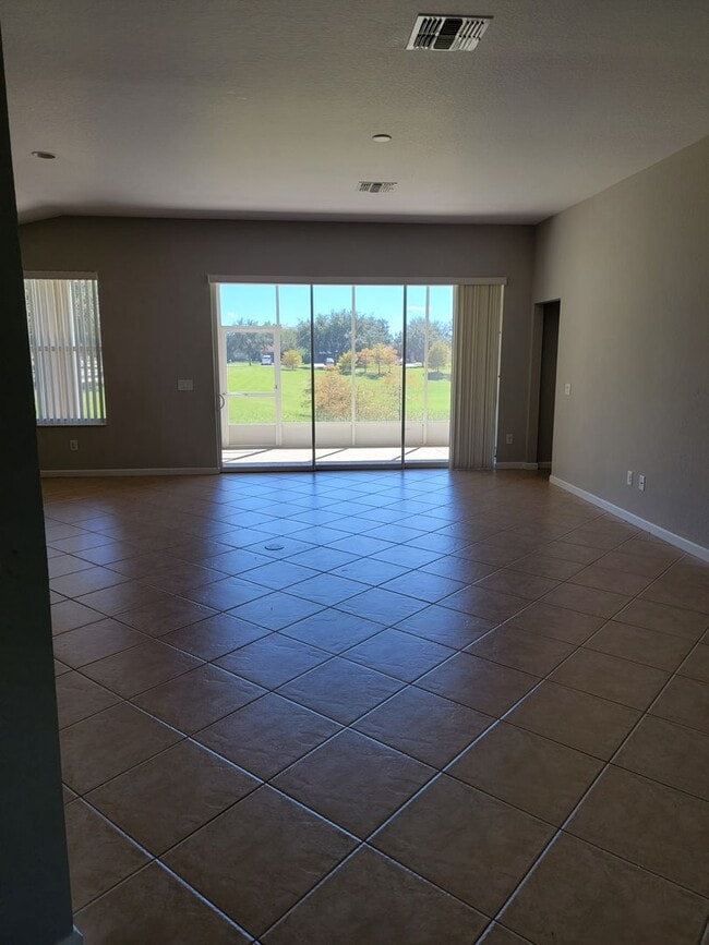 Photo - 4/2/2 in Fore Ranch